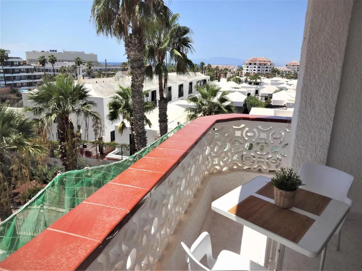 Apartment With A Large South-Facing Balcony, Sea View And Wifi In Las Americas Center Playa de las Americas