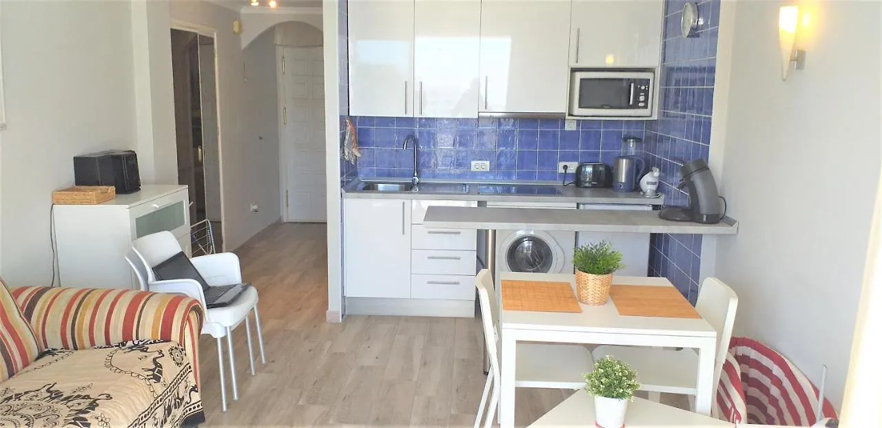 Apartment With A Large South-Facing Balcony, Sea View And Wifi In Las Americas Center Playa de las Americas